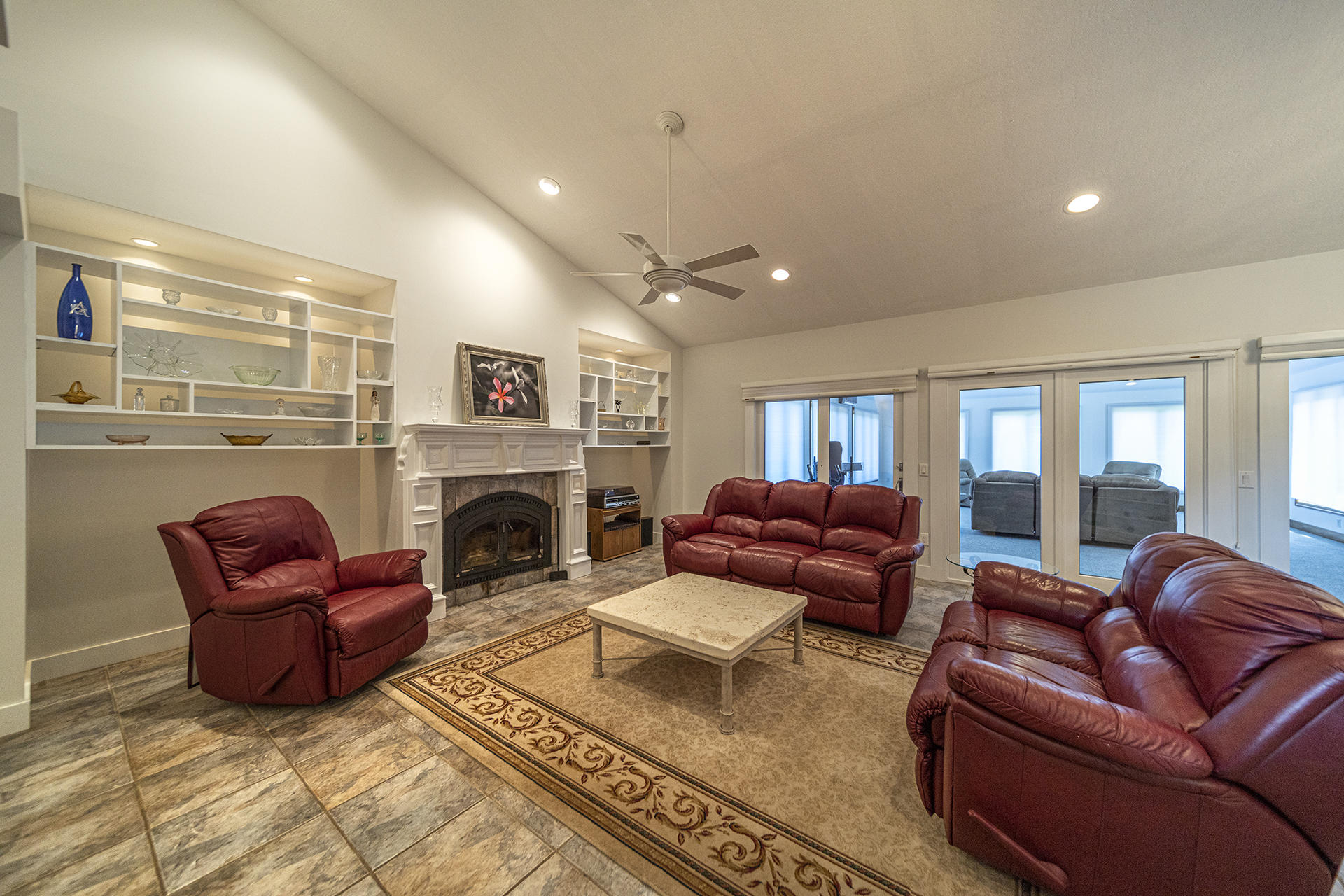 5620 Smith Mountain Road Penhook, VA 24137 - Photo 5 of 40 Livingroom