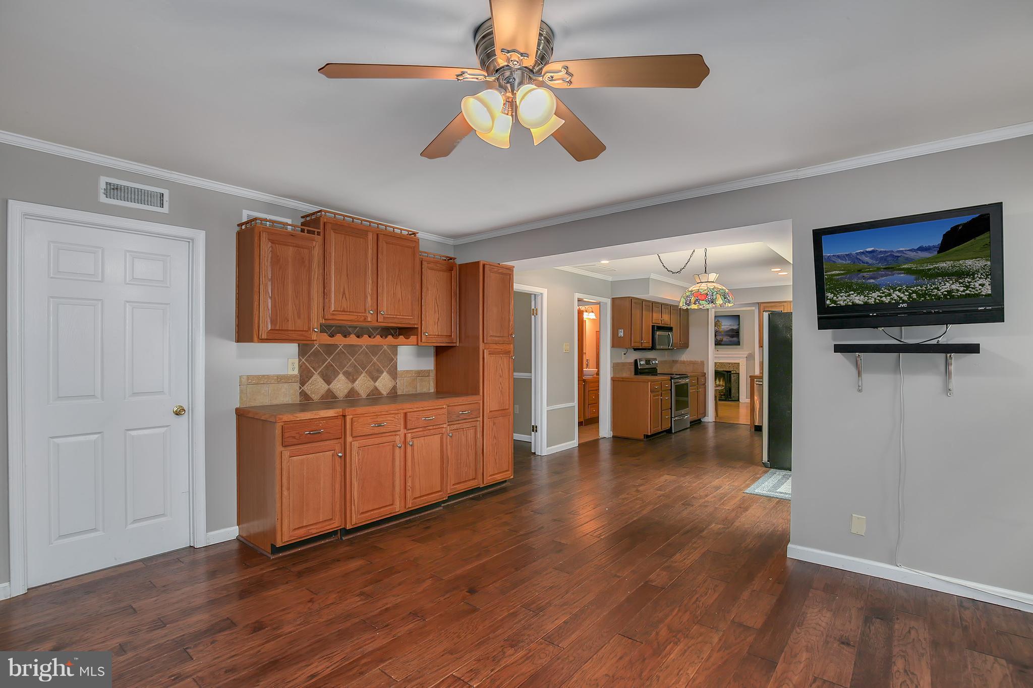 12411 Eastgate Lane Laurel, MD 20708 - Photo 11 of 30 Family Room