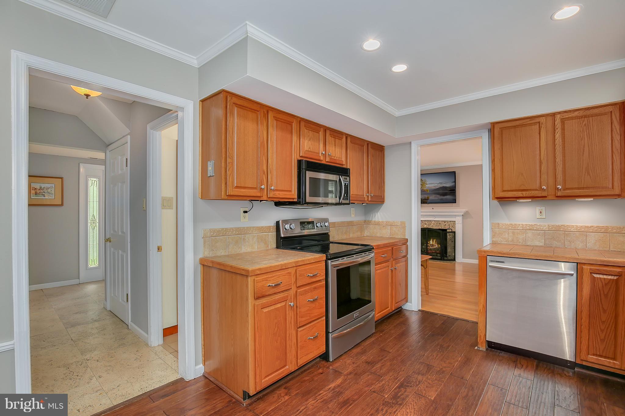12411 Eastgate Lane Laurel, MD 20708 - Photo 16 of 30 Kitchen