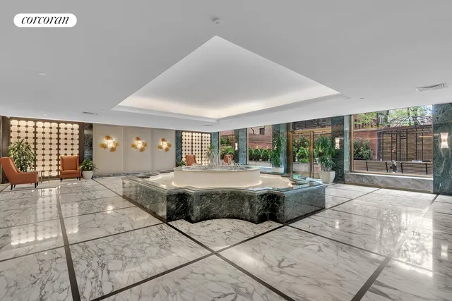 $915,000 | 360 East 72nd Street, Unit A307 | Lenox Hill