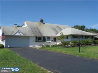 11 Sycamore Road Levittown, PA 19056 - Photo 2 of 12 Exterior