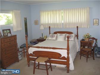 11 Sycamore Road Levittown, PA 19056 - Photo 11 of 12 Bedroom - Main