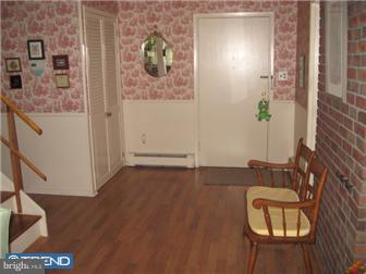 11 Sycamore Road Levittown, PA 19056 - Photo 5 of 12 Foyer