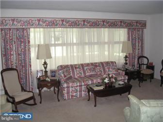 11 Sycamore Road Levittown, PA 19056 - Photo 8 of 12 Living Room