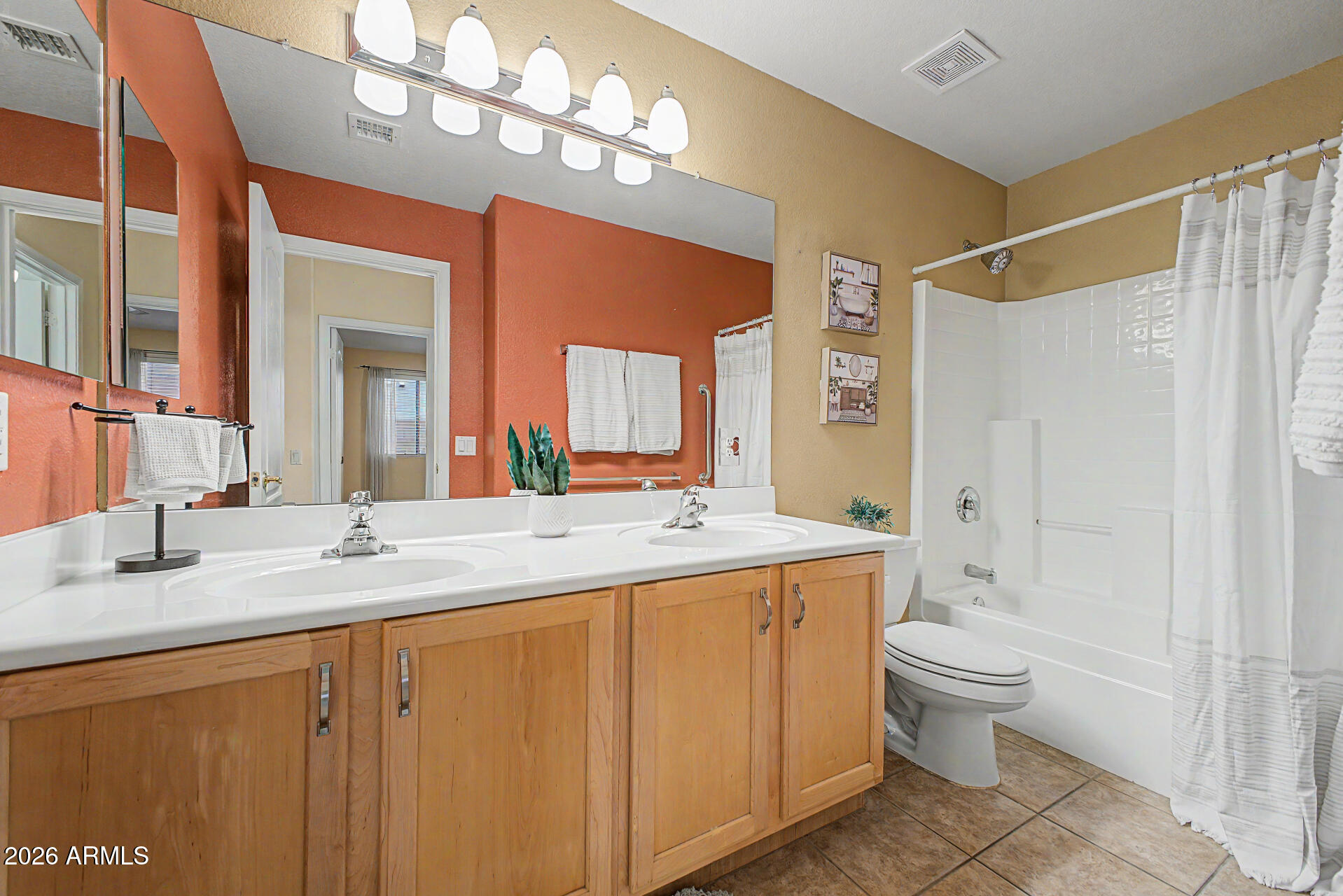 4123 West Alex Loop Phoenix, AZ 85083 - Photo 26 of 38 Full Bathroom 2 of 2