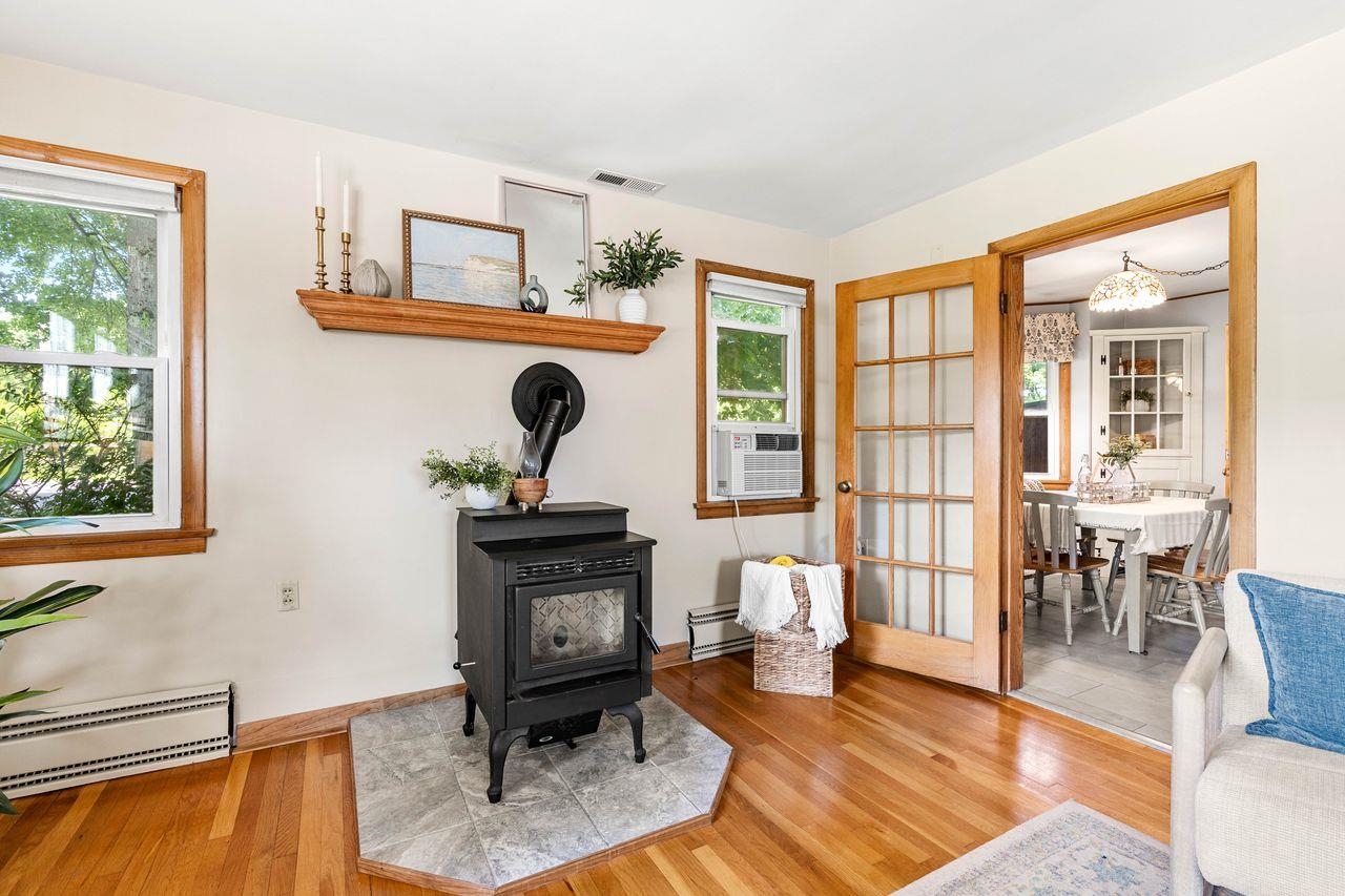 83 Violet Street Manchester, NH 03102 - Photo 10 of 47