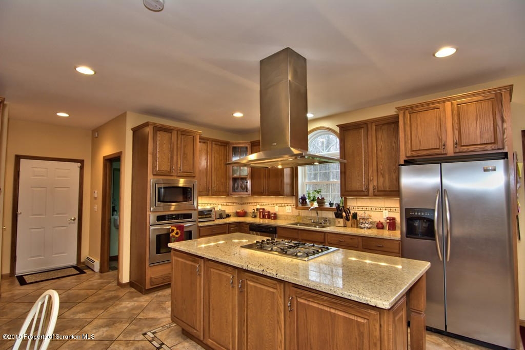 310 Union Mill Road Moscow, PA 18444 - Photo 3 of 81 Gallery Image 3