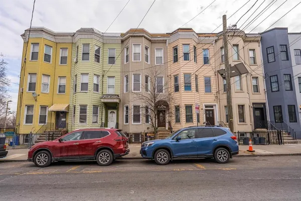 $2,700 | 242 Palisade Avenue, Unit 2, Jersey City, NJ 07310