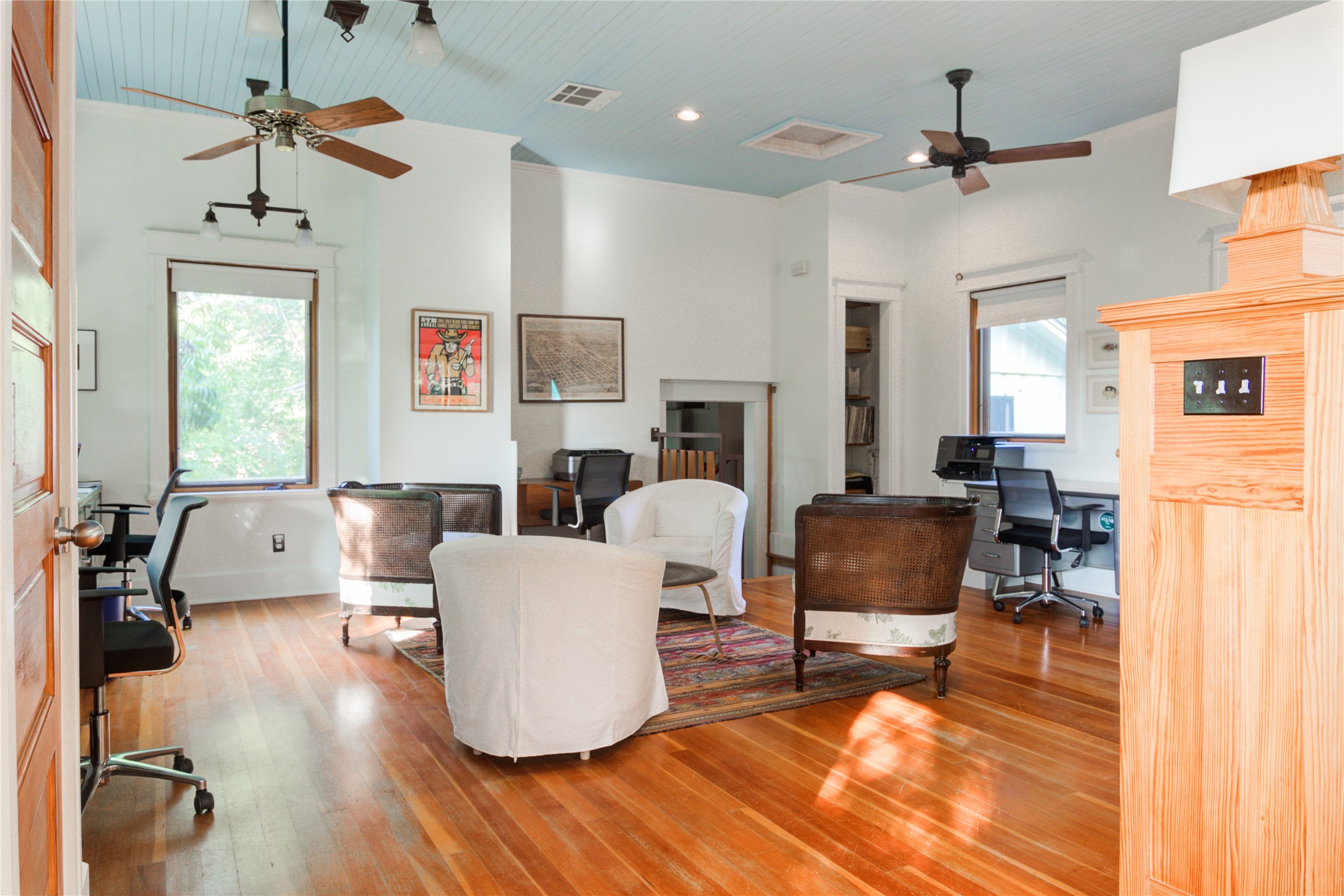 609 West Mary Street Austin, TX 78704 - Photo 19 of 21 a living room with furniture