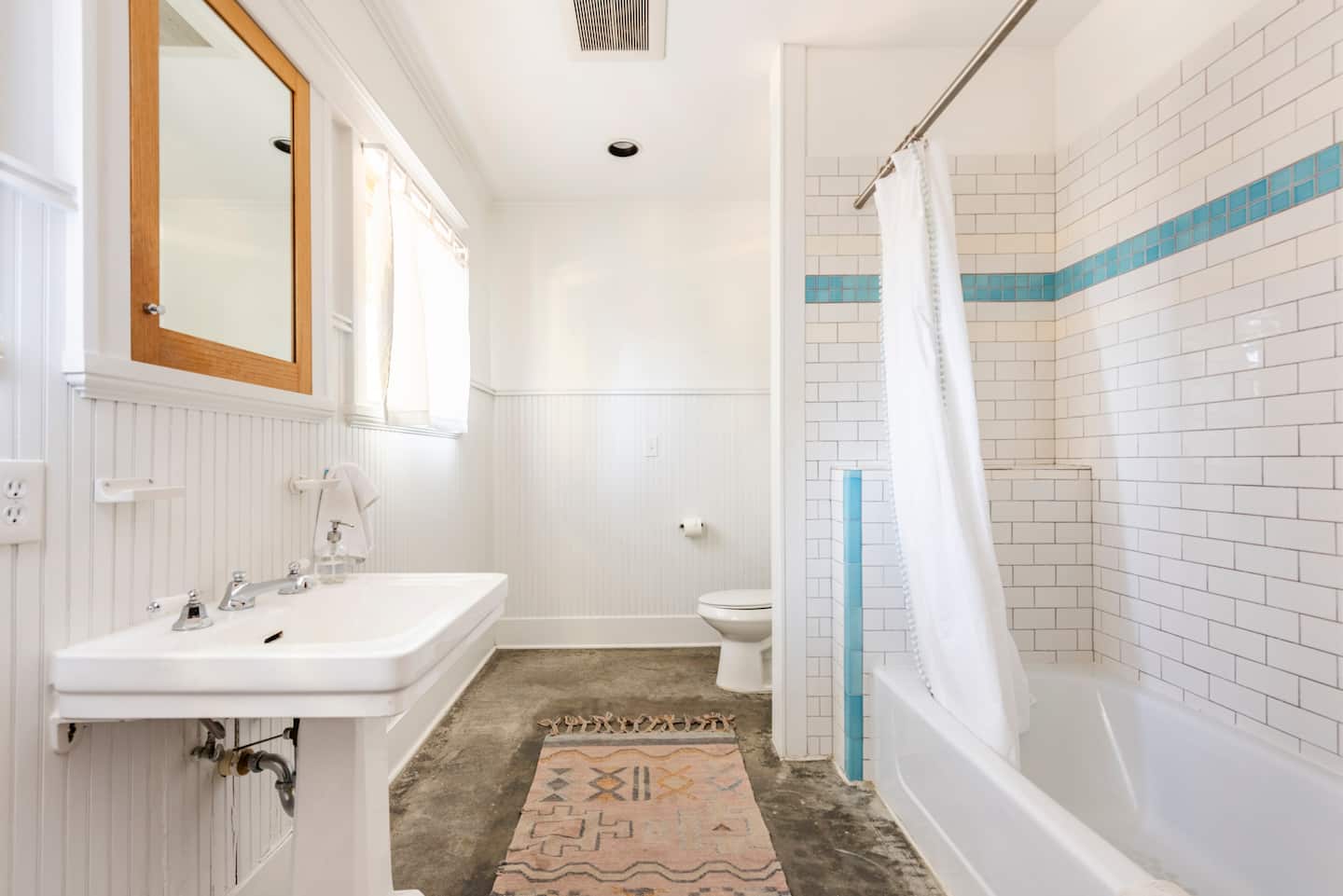 609 West Mary Street Austin, TX 78704 - Photo 20 of 21 a bathroom with a sink and a bathtub
