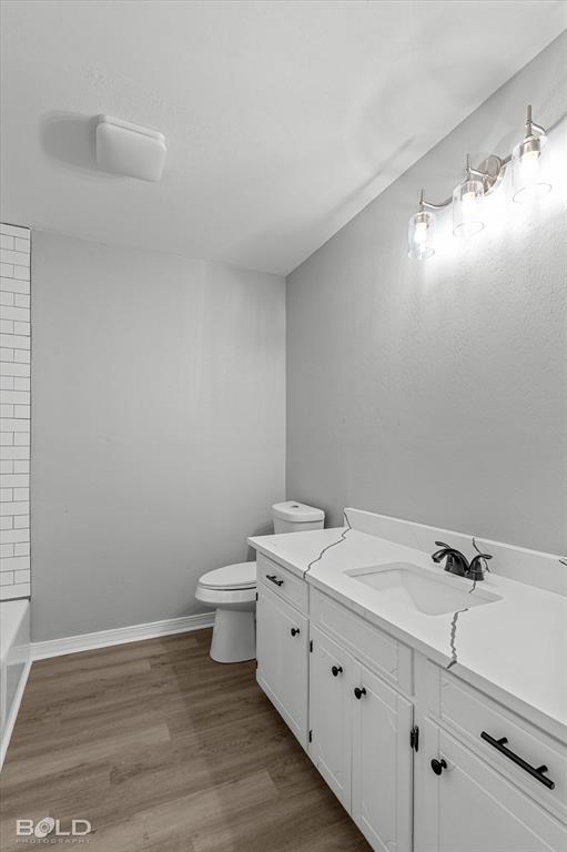 6016 Fox Ridge Shreveport, LA 71129 - Photo 30 of 33 a bathroom with a double vanity sink and a mirror