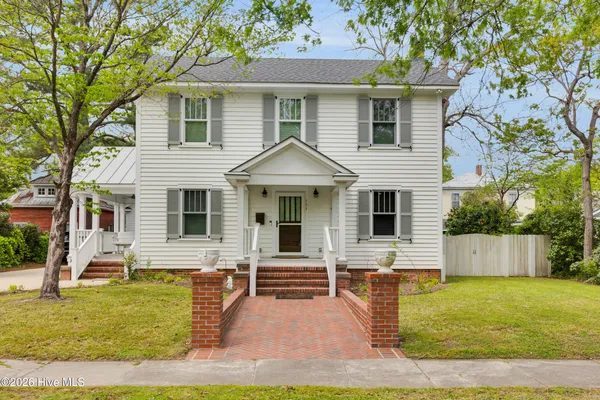 $730,000 | 404 Avenue C, New Bern, NC 28560