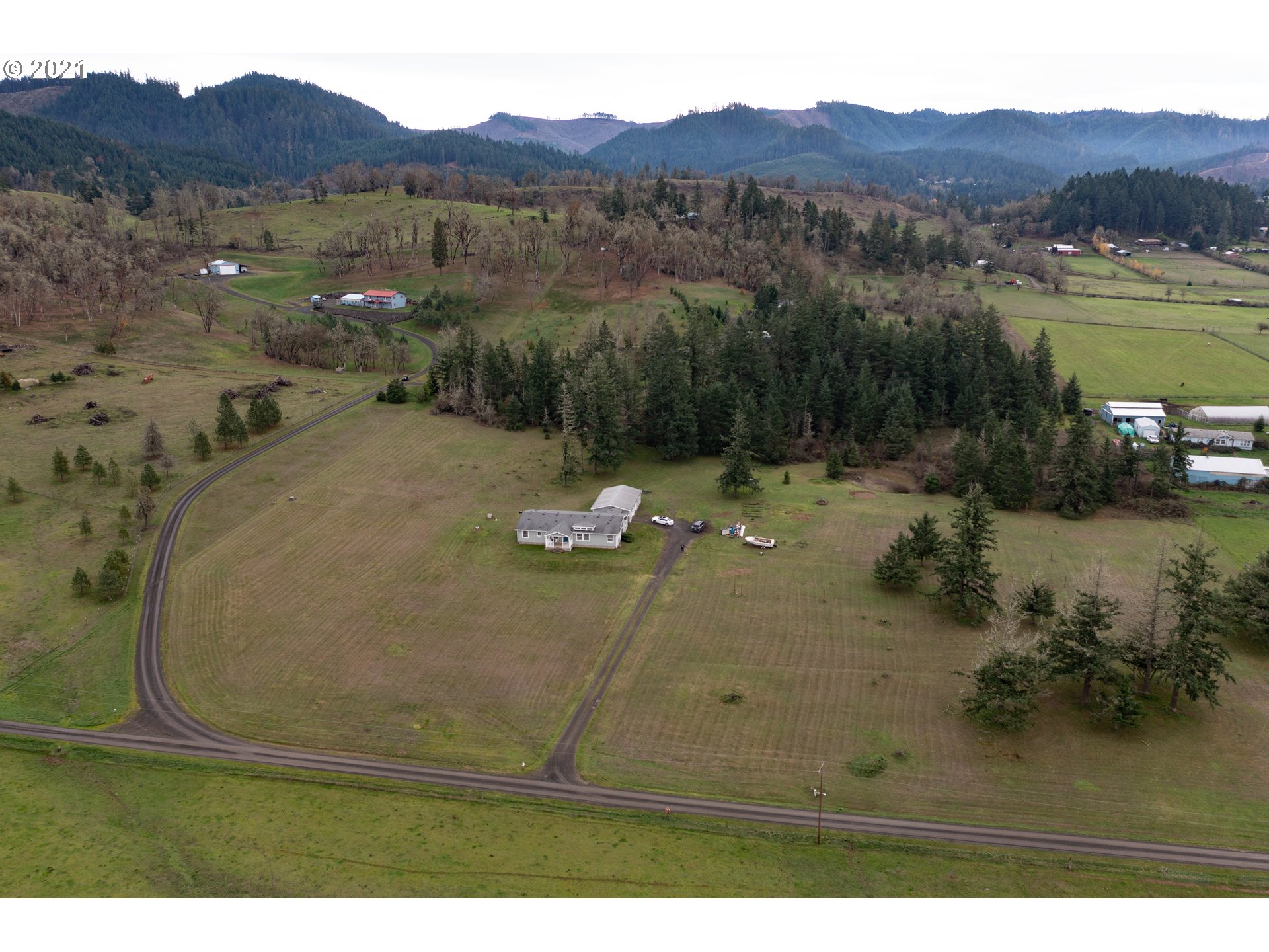 449 Fir Vista Road Sutherlin, OR 97479 - Photo 3 of 32 a view of outdoor space and mountain view