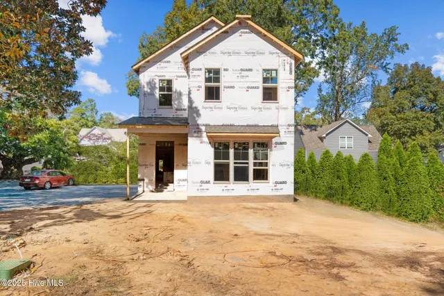 $745,000 | 326 North Bennett Street, Southern Pines, NC 28387