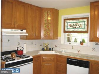 307 Sunnybrook Road Springfield, PA 19064 - Photo 4 of 12 Kitchen
