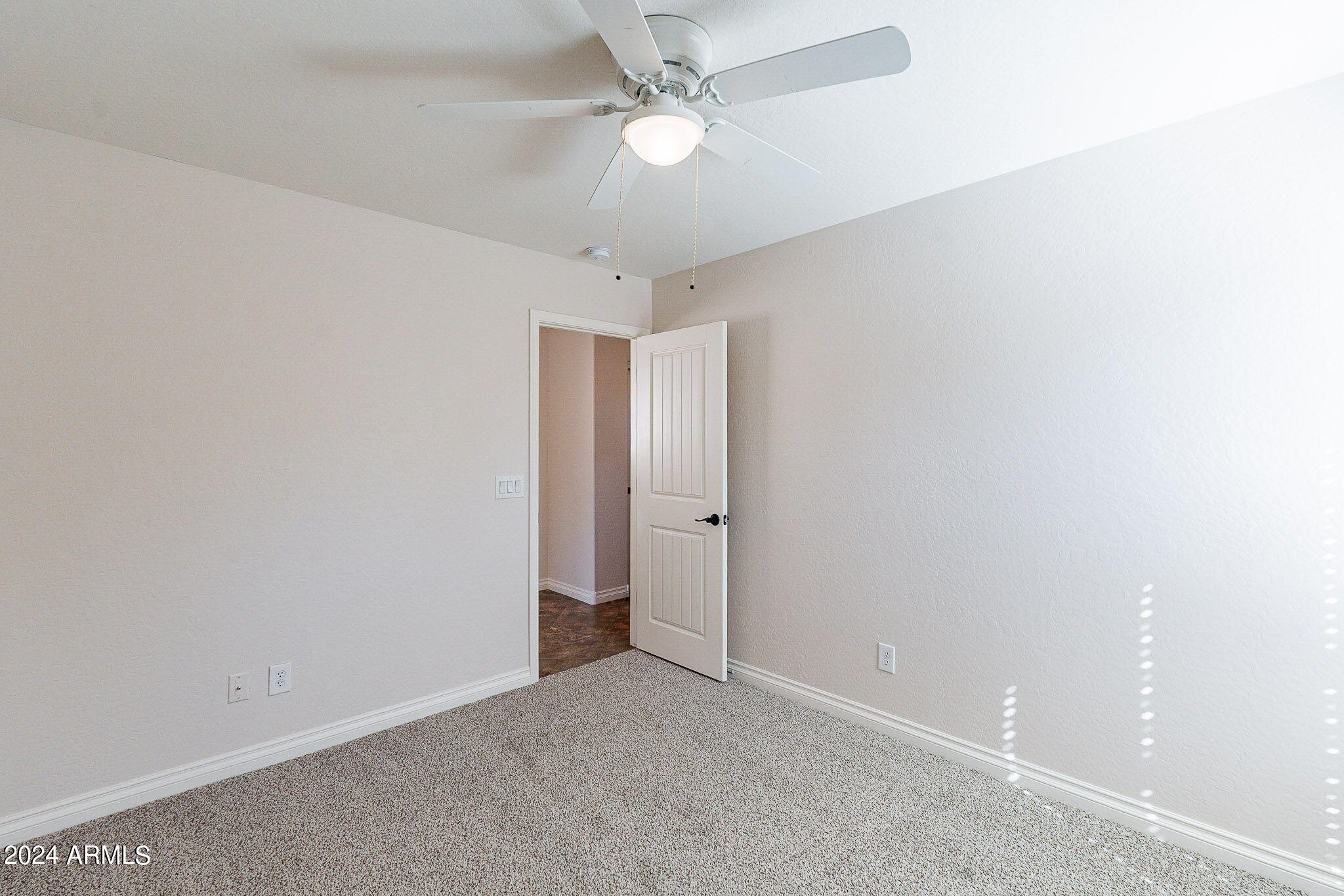 4040 East Hashknife Road Phoenix, AZ 85050 - Photo 24 of 40 33-web-or-mls-Hashknife-33