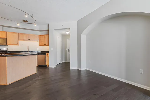 $2,295 | 500 East Grant Street, Unit 1304, Minneapolis, MN 55404
