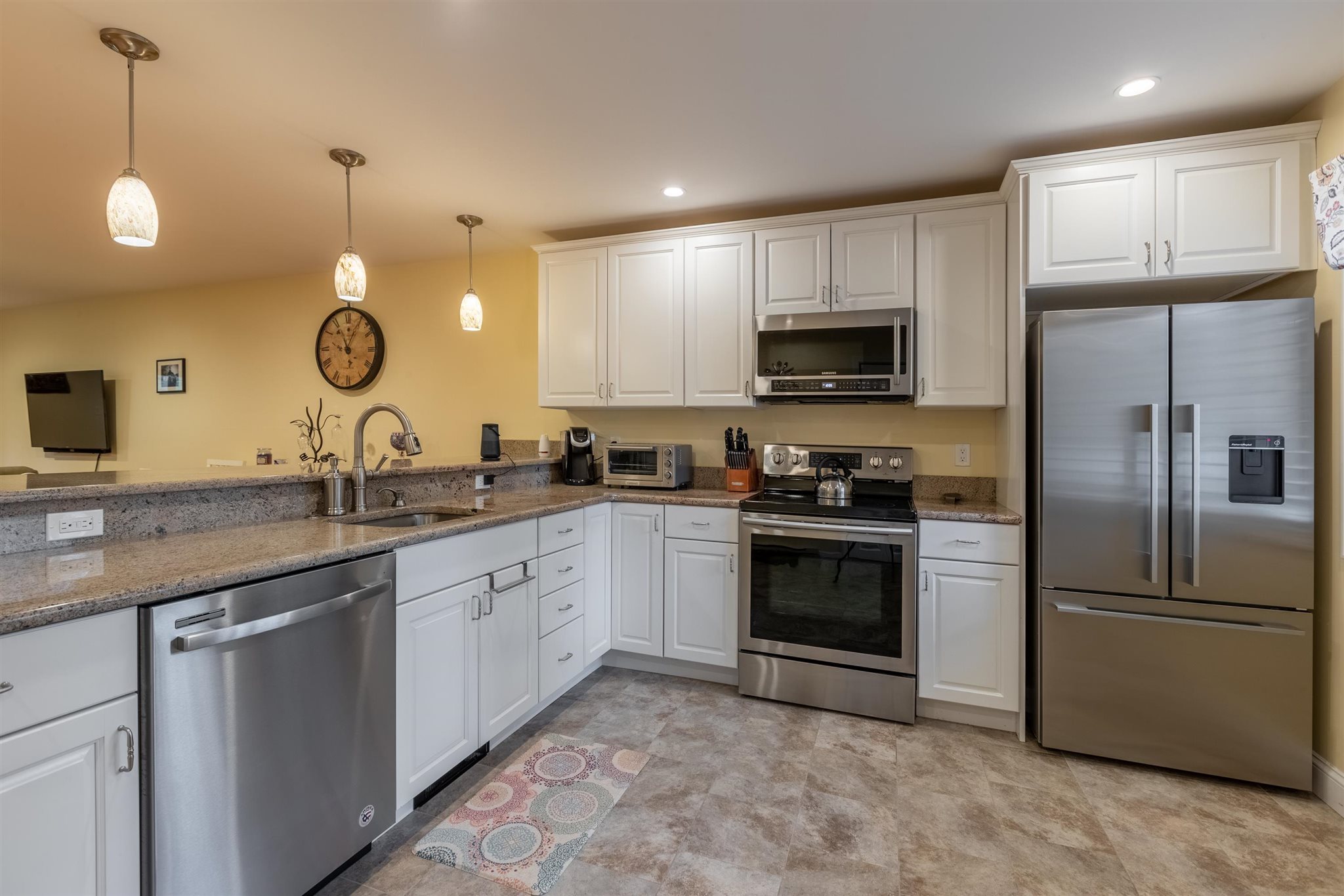 11 Robin Road, Unit 2 Lincoln, NH 03251 - Photo 2 of 24