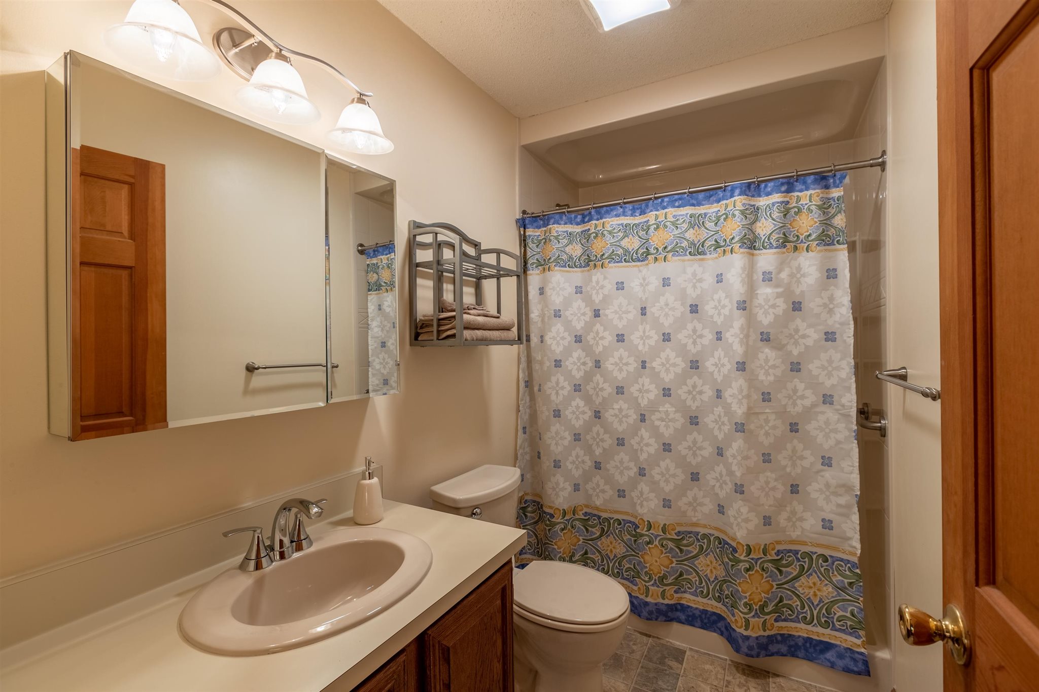 11 Robin Road, Unit 2 Lincoln, NH 03251 - Photo 16 of 24