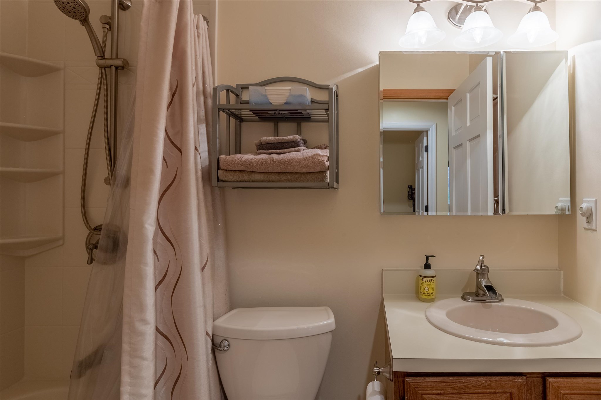 11 Robin Road, Unit 2 Lincoln, NH 03251 - Photo 18 of 24