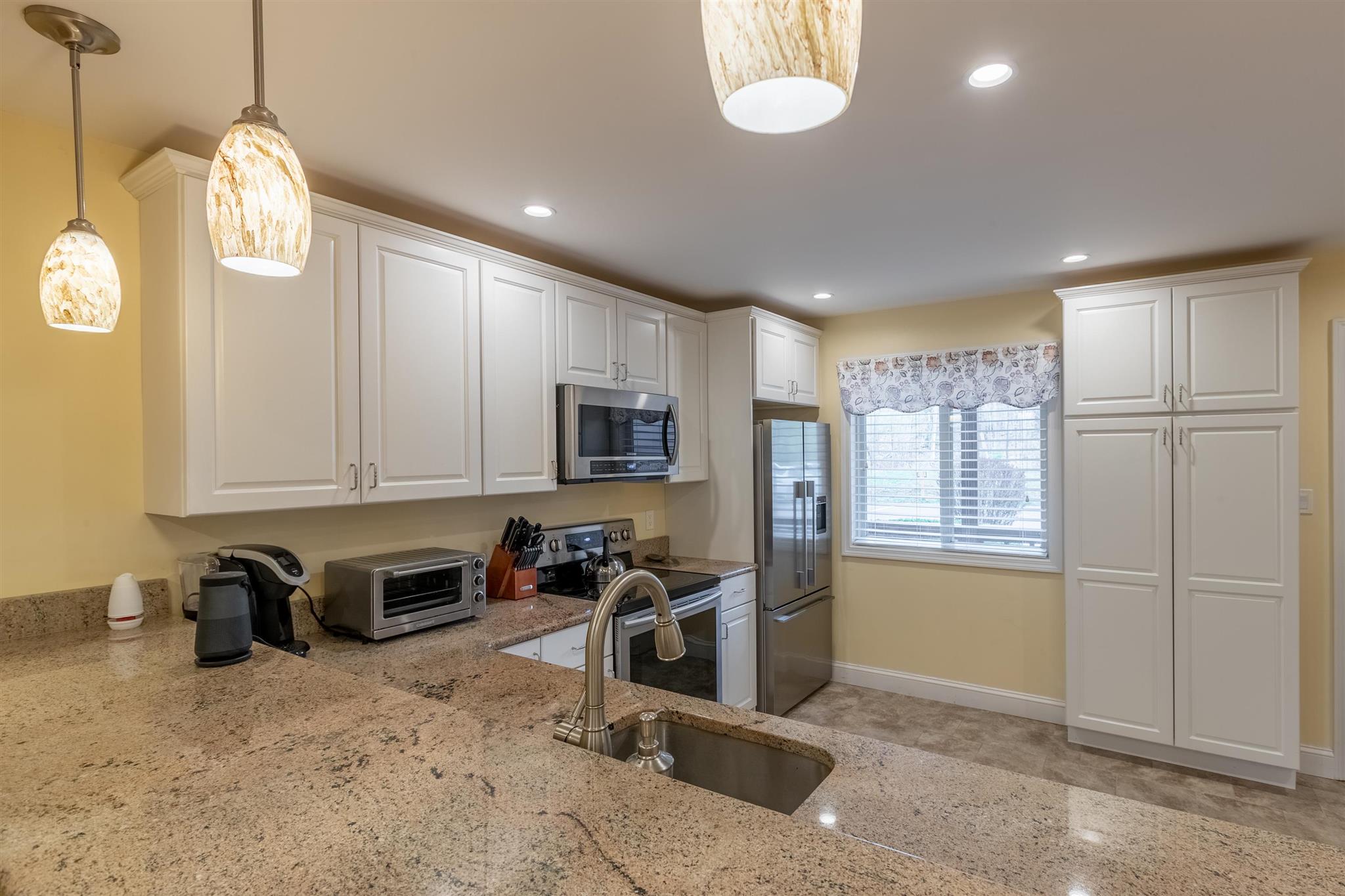 11 Robin Road, Unit 2 Lincoln, NH 03251 - Photo 4 of 24