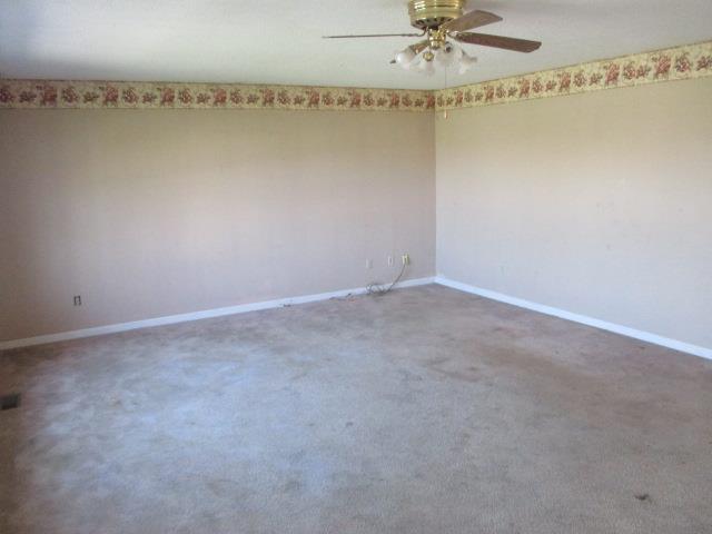 51 West Doak Road Manchester, TN 37355 - Photo 3 of 10 Living Room