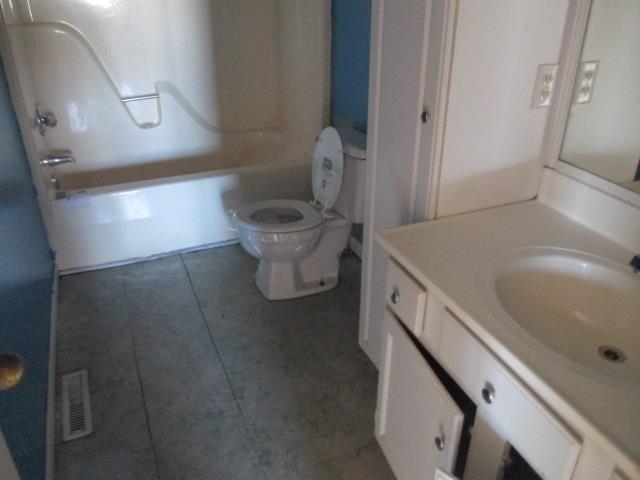 51 West Doak Road Manchester, TN 37355 - Photo 10 of 10 Bathroom 2
