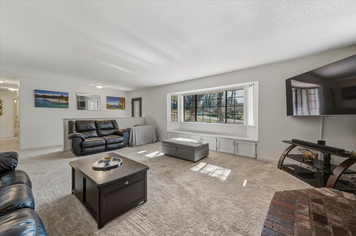 15099 Fay Road Grass Valley, CA 95949 - Photo 4 of 35