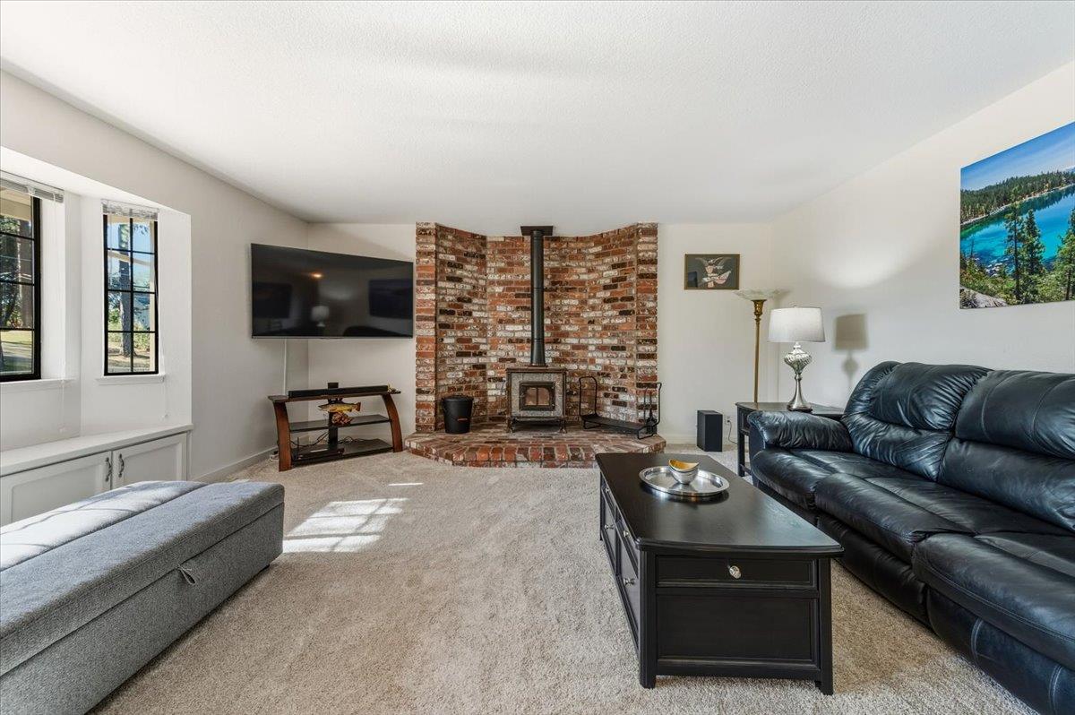 15099 Fay Road Grass Valley, CA 95949 - Photo 5 of 35