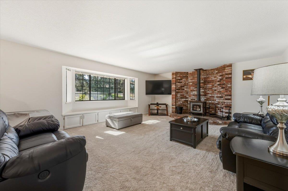 15099 Fay Road Grass Valley, CA 95949 - Photo 6 of 35