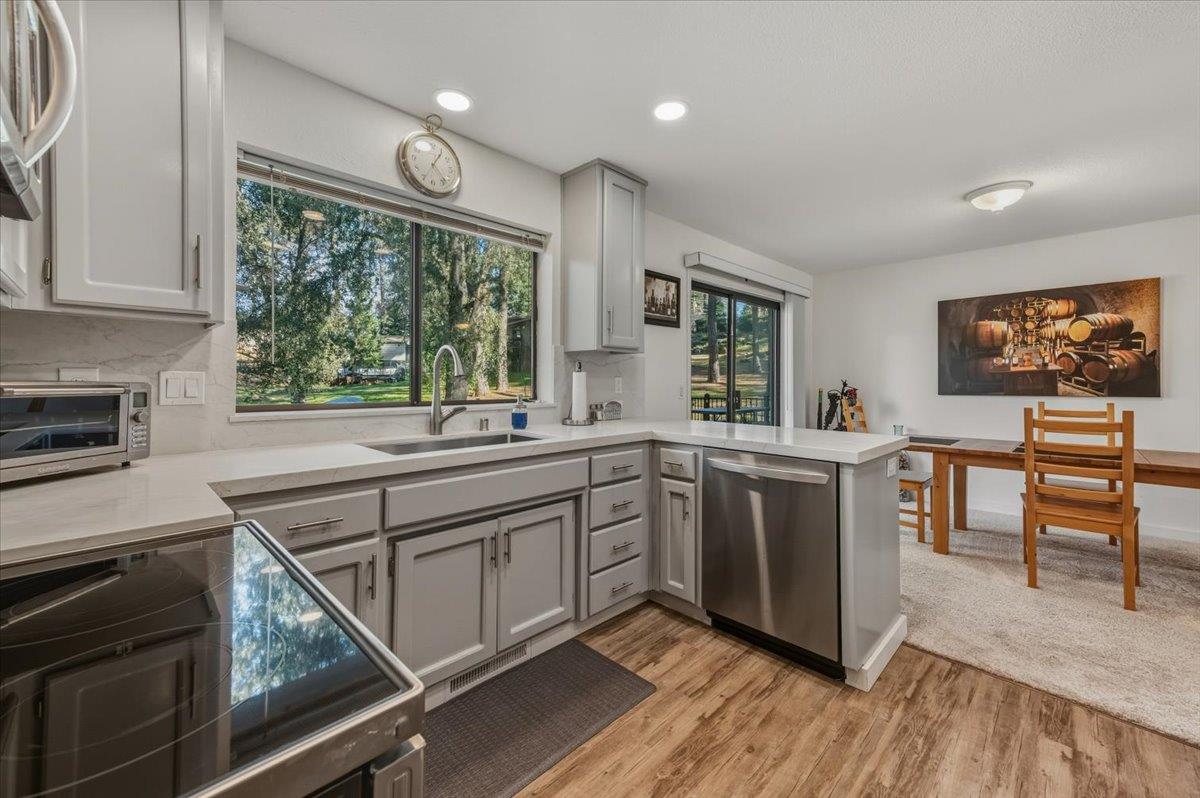 15099 Fay Road Grass Valley, CA 95949 - Photo 10 of 35