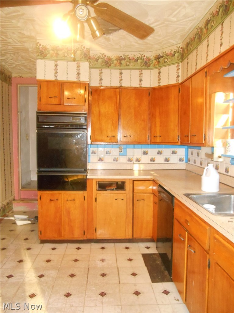986 Chalker Street Akron, OH 44310 - Photo 5 of 17 Gallery Image 5