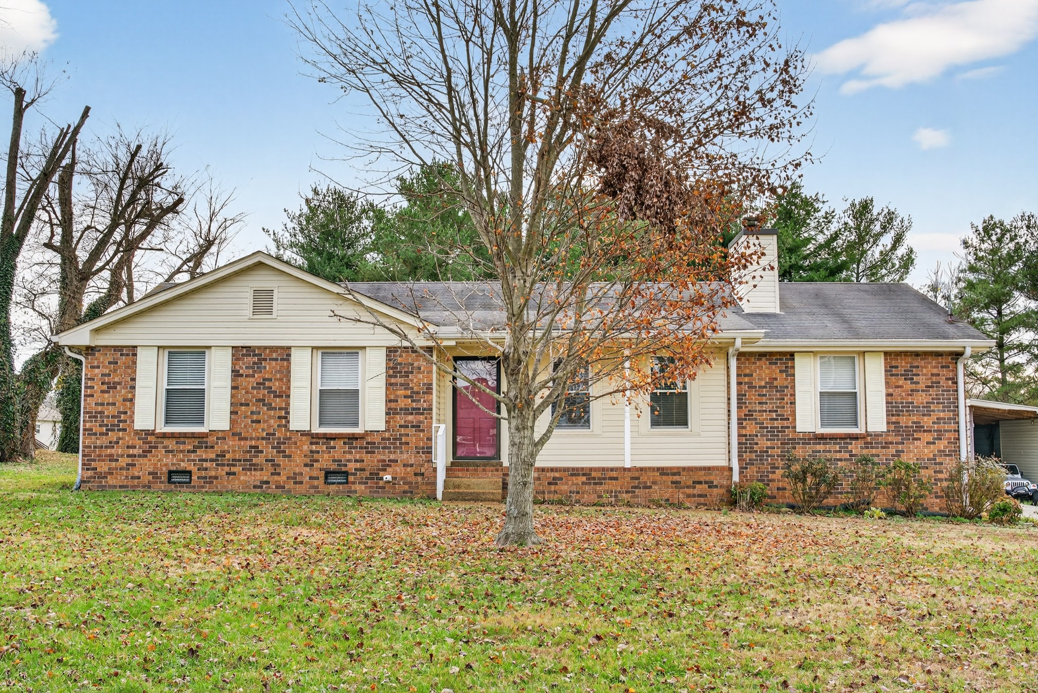 115 Calista Road White House, TN 37188 - Photo 2 of 38 a front view of a house with garden