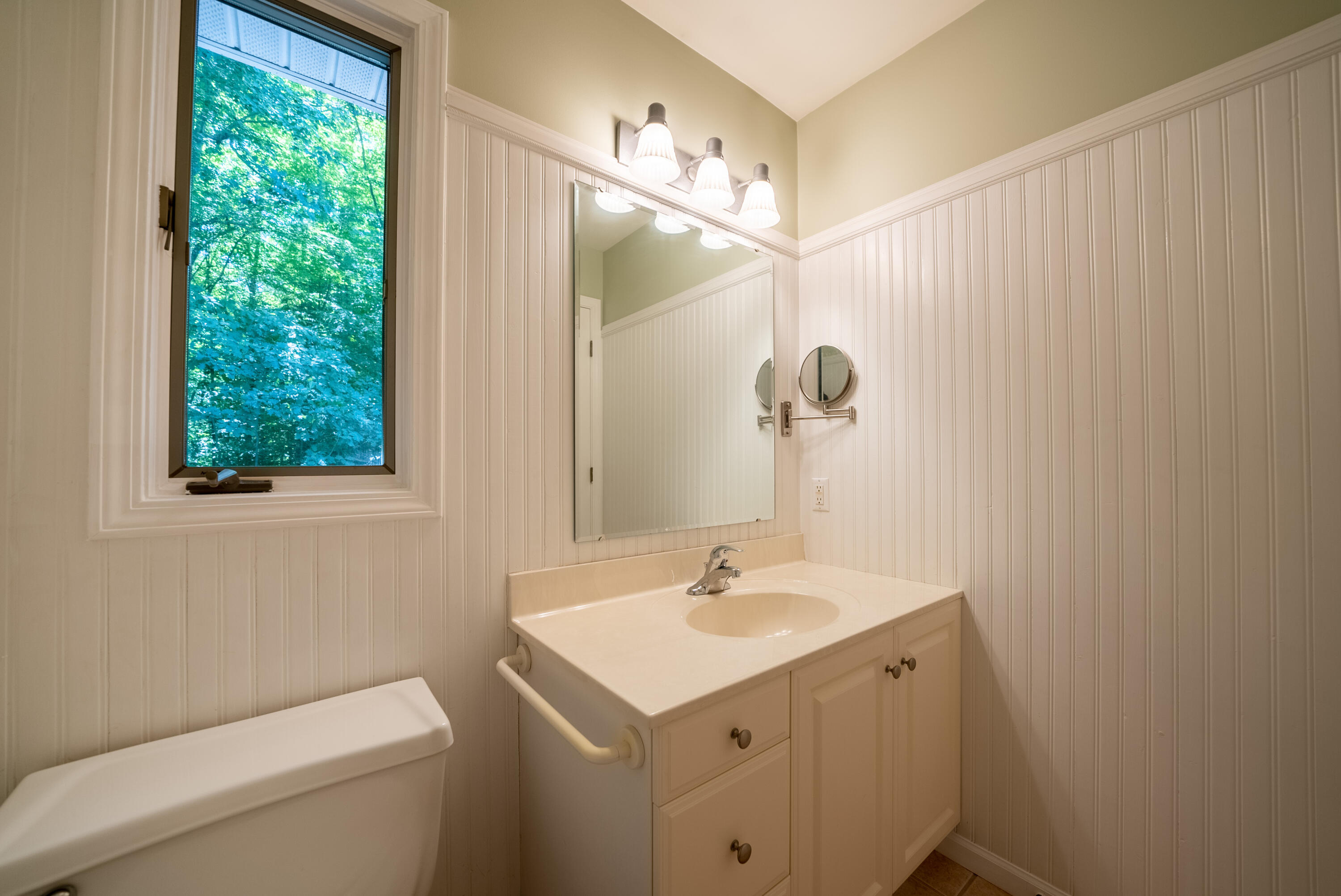 16138 Terrace Road Spring Lake, MI 49456 - Photo 23 of 27 22. Laundry Bathroom
