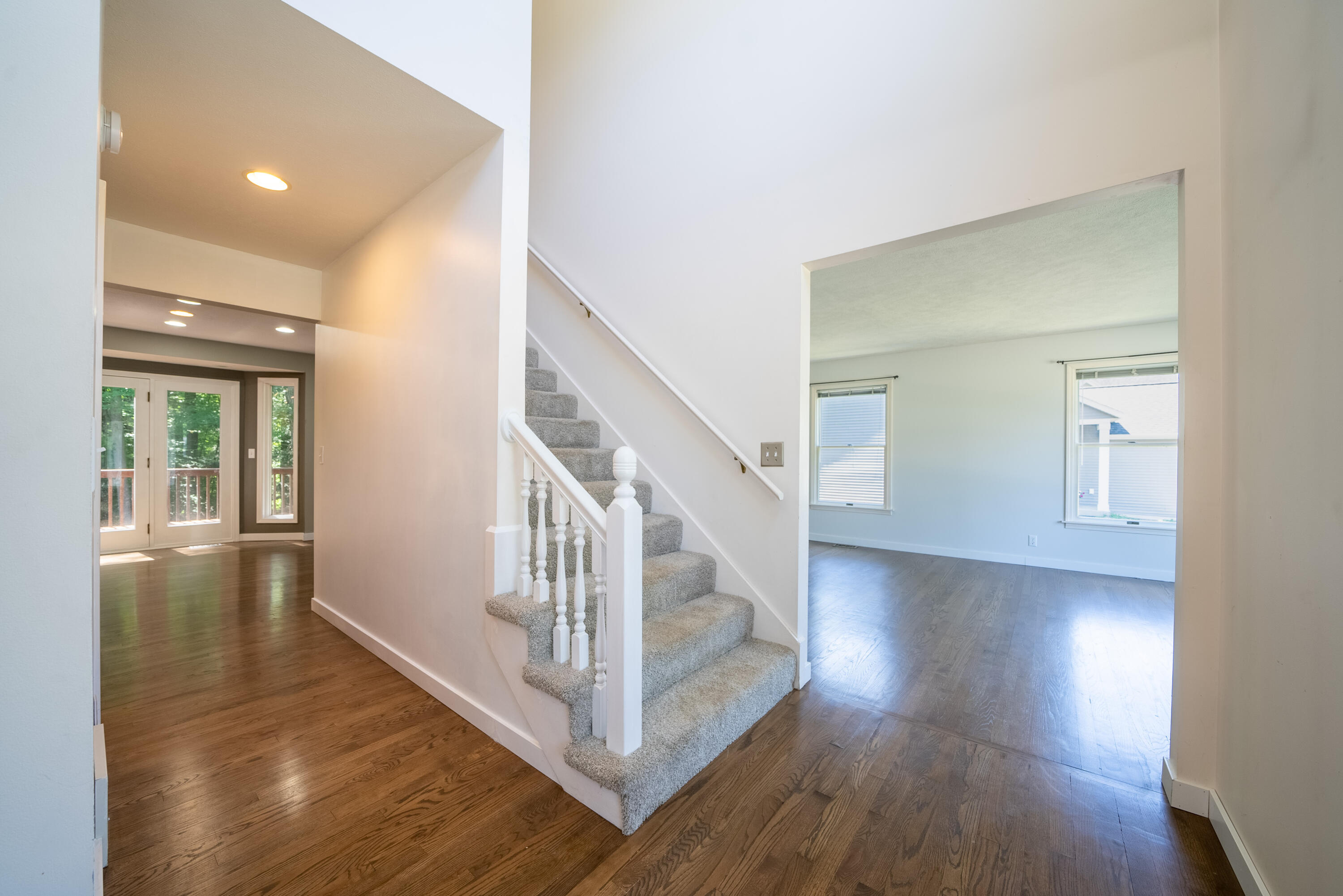 16138 Terrace Road Spring Lake, MI 49456 - Photo 10 of 27 17. Entry