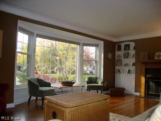 2479 Eaton Road Cleveland, OH 44118 - Photo 3 of 21 Gallery Image 3