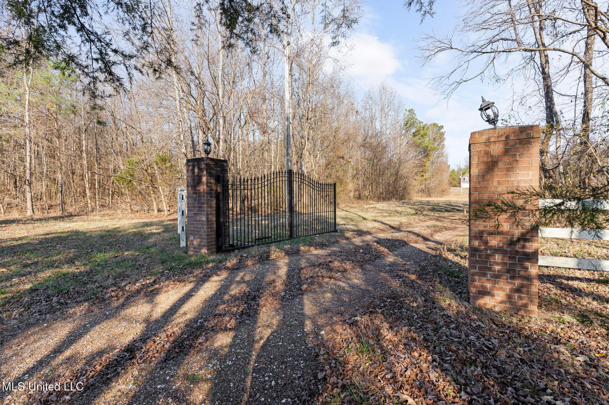 5866 Marianna Road Byhalia, MS 38611 - Photo 6 of 26 26-web-or-mls-5866 Marianna Rd26