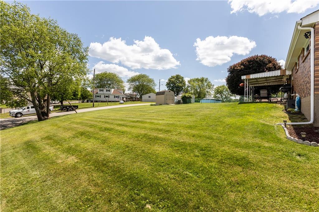 189 William Circle McKees Rocks, PA 15136 - Photo 2 of 24 a view of an outdoor space and basketball court