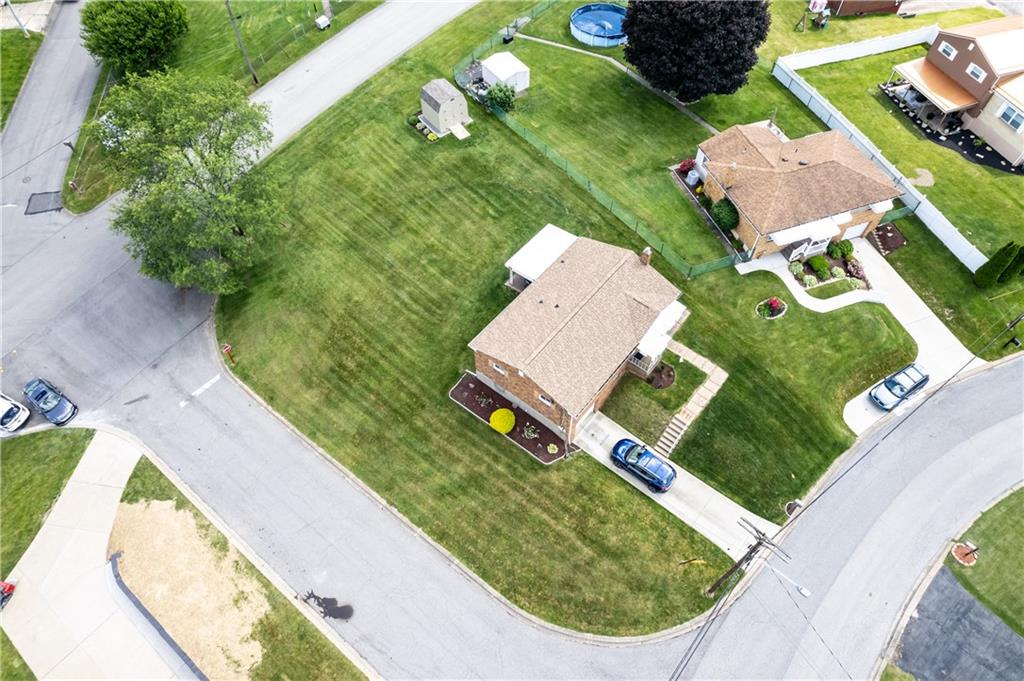189 William Circle McKees Rocks, PA 15136 - Photo 6 of 24 an aerial view of a house