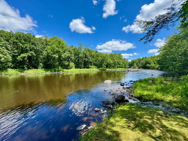 $300,000 | 33631 St Croix Road, Pine City, MN 55063