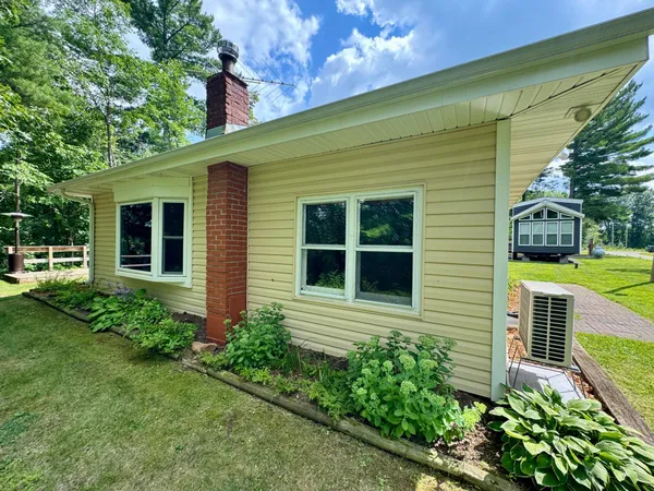 $300,000 | 33631 St Croix Road, Pine City, MN 55063