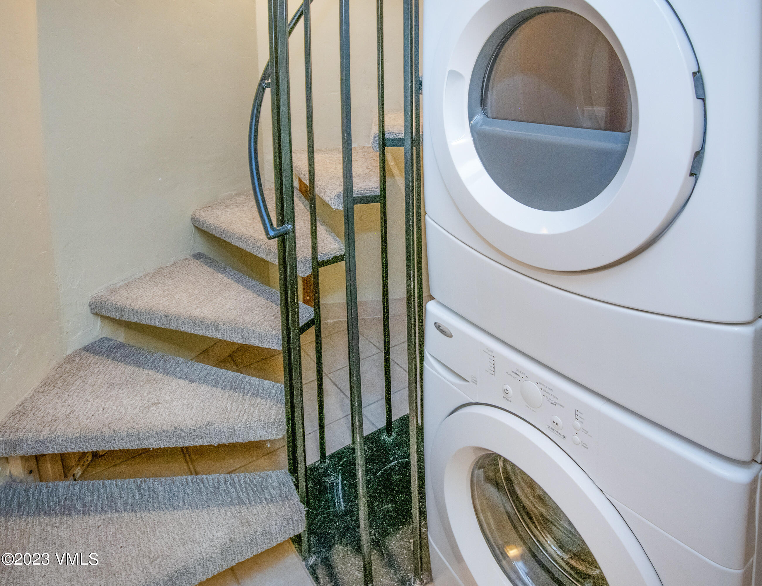 1400 Lions Ridge Loop, Unit A5 Vail, CO 81657 - Photo 25 of 32 a close view of tub