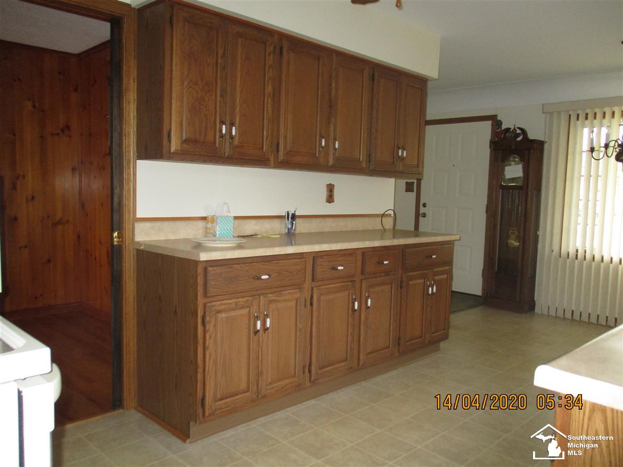 13381 Grafton Road Carleton, MI 48117 - Photo 15 of 35