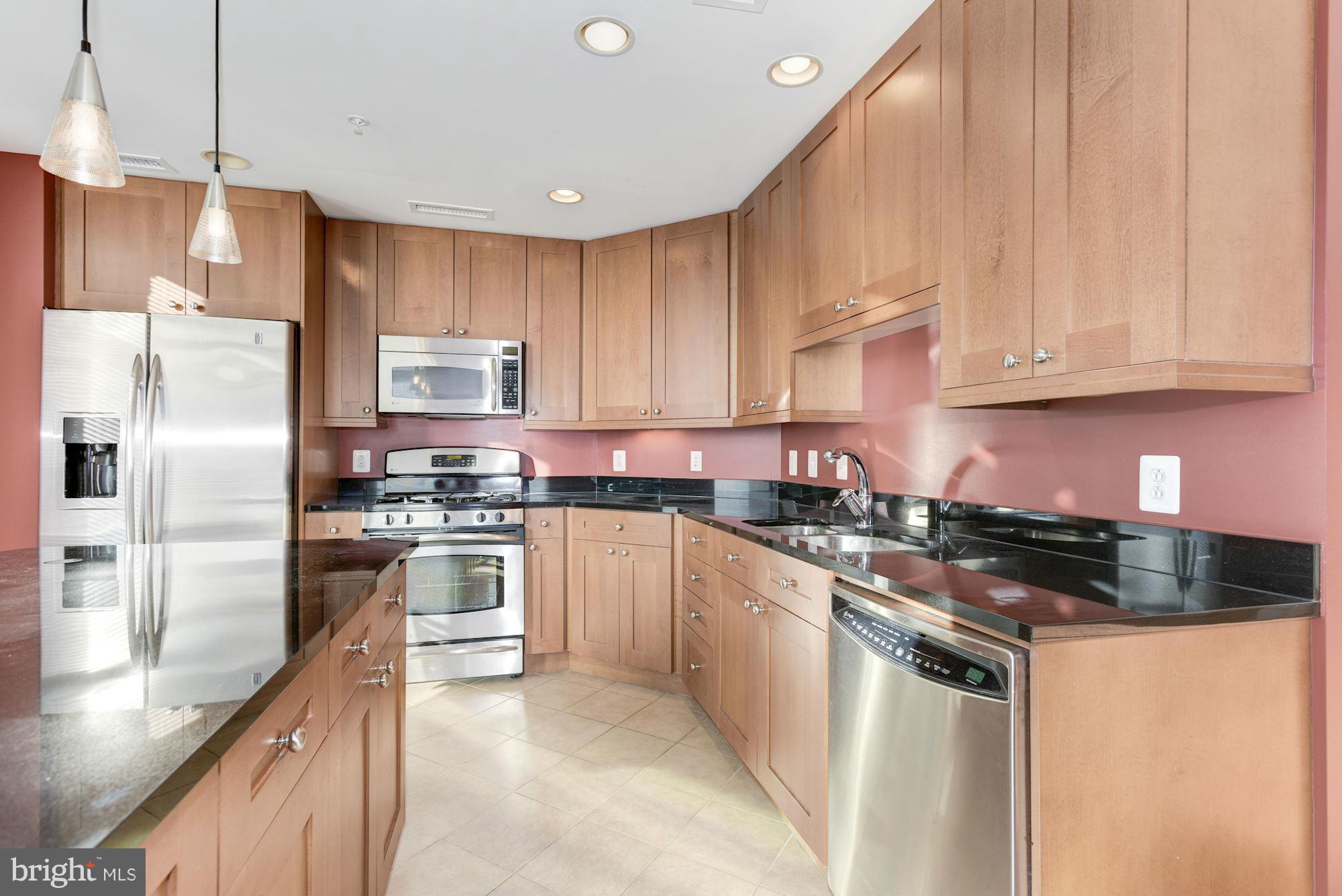 11990 Market Street, Unit 1301 Reston, VA 20190 - Photo 14 of 30 Kitchen