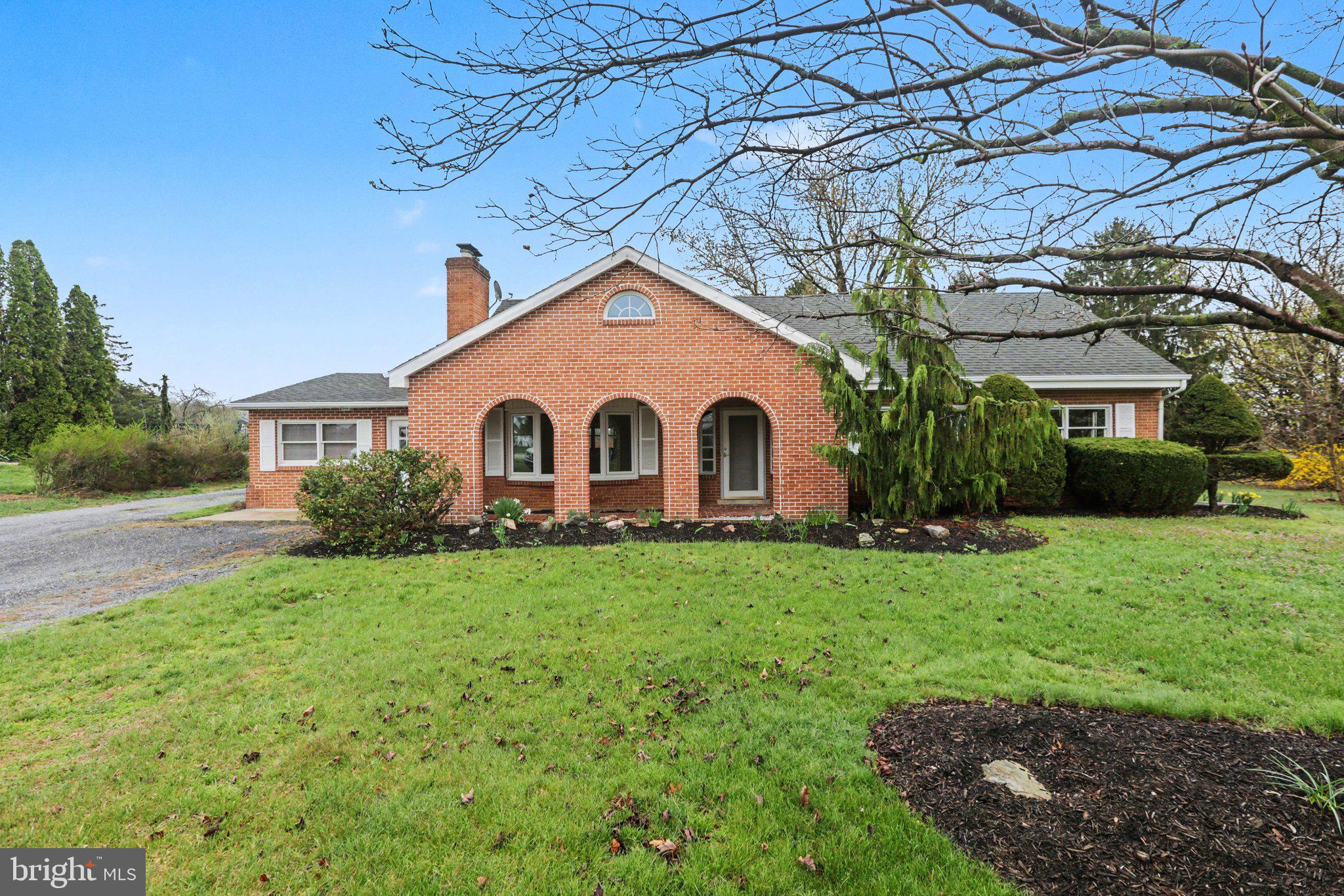 205 North Middlesex Road Carlisle, PA 17013 - Photo 2 of 29