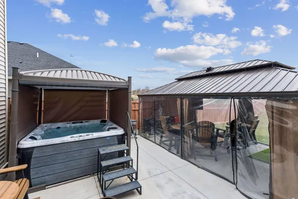 $1,052,000 | 17628 Jett Circle Southeast, Prior Lake, MN 55372