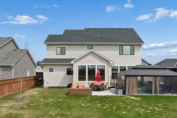 $1,052,000 | 17628 Jett Circle Southeast, Prior Lake, MN 55372