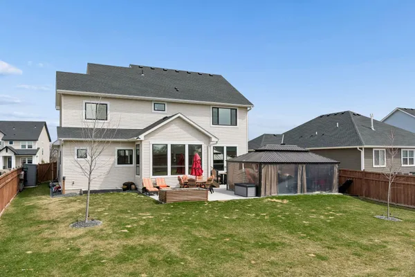$1,052,000 | 17628 Jett Circle Southeast, Prior Lake, MN 55372
