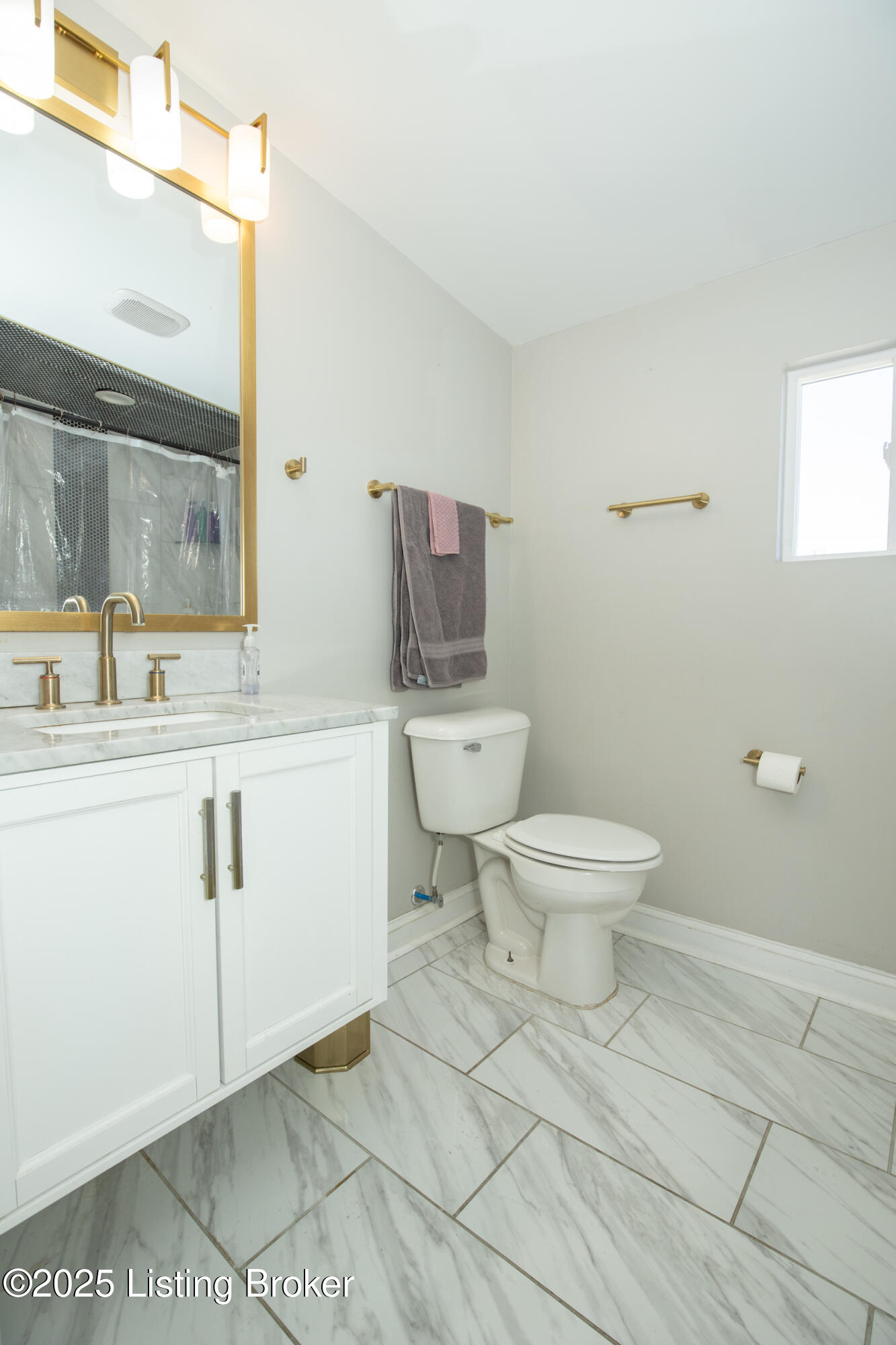 3408 Cane Run Road Louisville, KY 40211 - Photo 29 of 52 Primary Bathroom