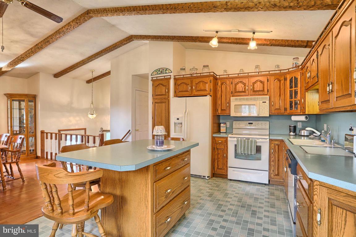 103 Schoeneck Road Ephrata, PA 17522 - Photo 11 of 24 Gallery Image 11